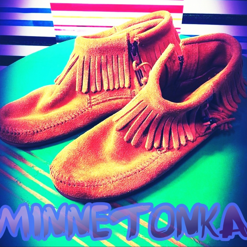 (YUMMMM)MI-innetonka Booties!!!